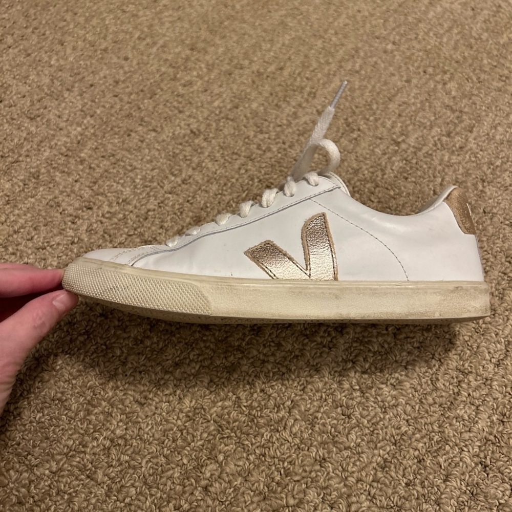 Veja Women's White and Gold Campo Sneakers EU 38 US 7